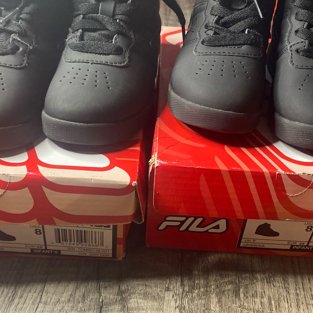 Toddler shoe, Size 8 2 pair available